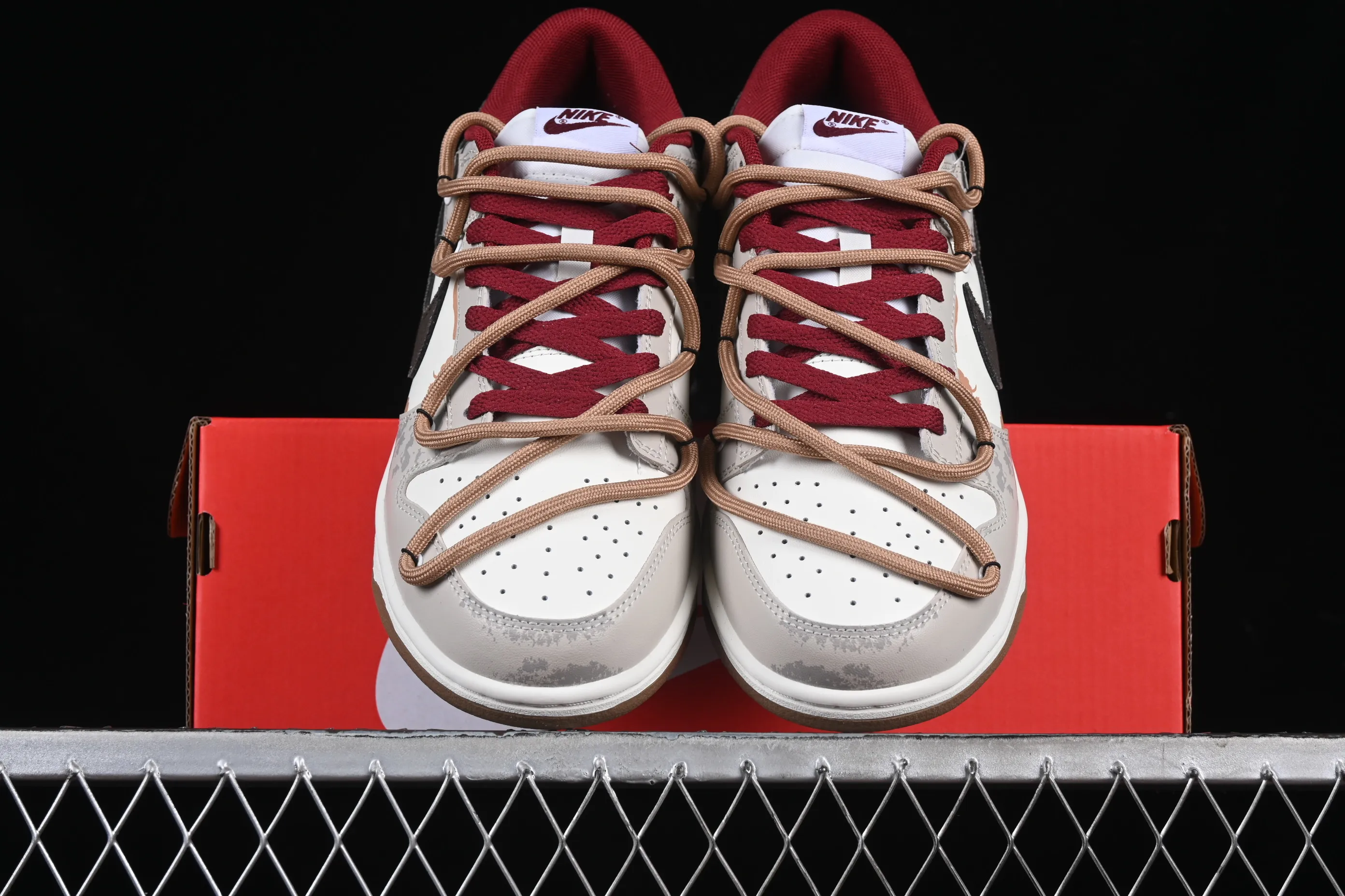 All Categories Nk SB Dunk Series Nk SB Dunk Low Low-top Sneakers Nk Dunk Low Koala Party Deserted End Retro Style Wasteland Deconstruction Old Graffiti Beige Low-top Casual Sneakers FB7160-161